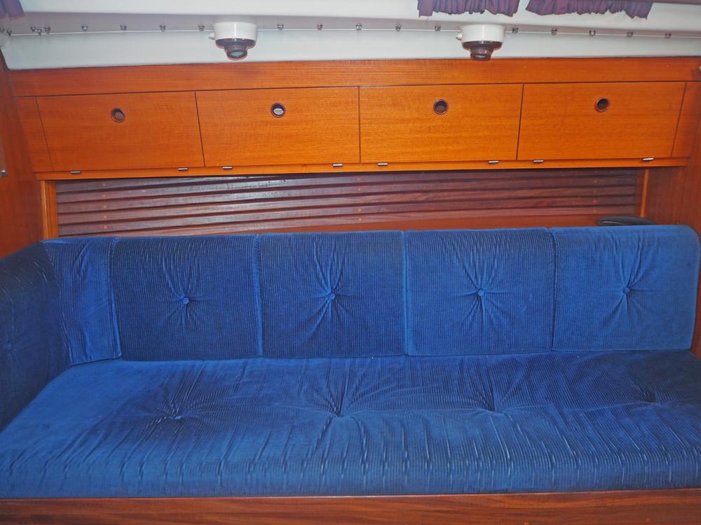 Salon, Accommodatie